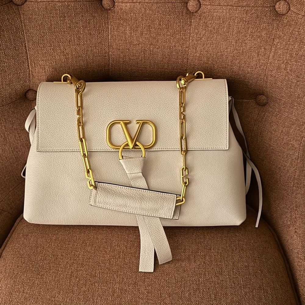 VALENTINO GARAVANI Pebbled Calfskin VRing Chain Shoulder Bag - Picture 3 of 16